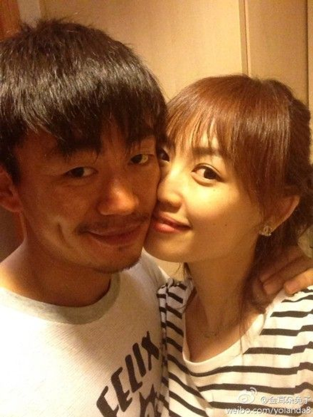王宝强获校花老婆示爱 宝宝近照笑出皱纹