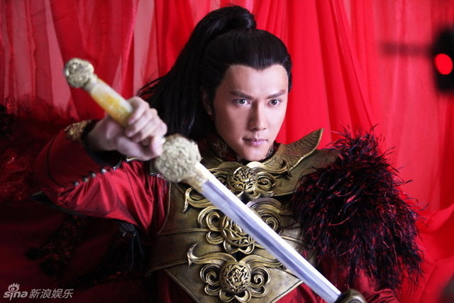 冯绍峰霸气十足