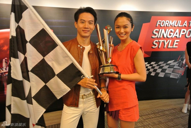 戚玉武白薇秀为F1加油助威