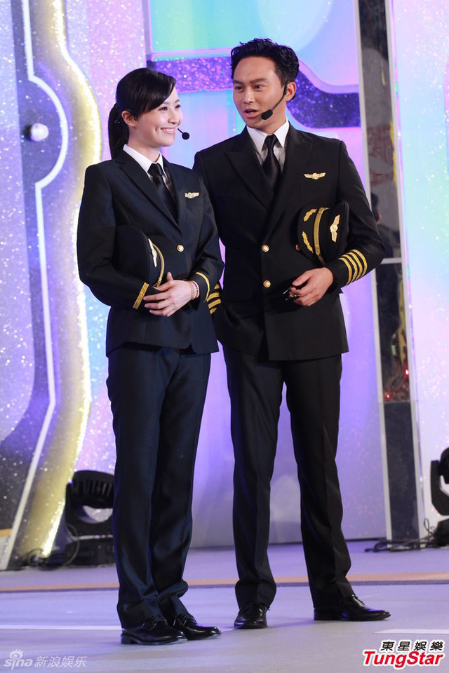 陈法拉 张智霖 亲密合影