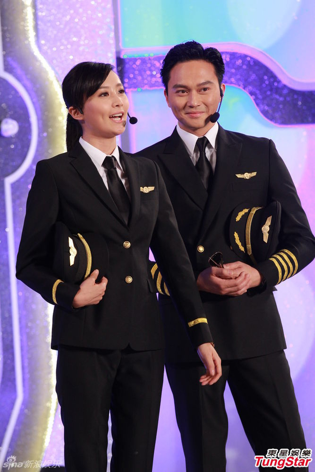 陈法拉 张智霖 合影