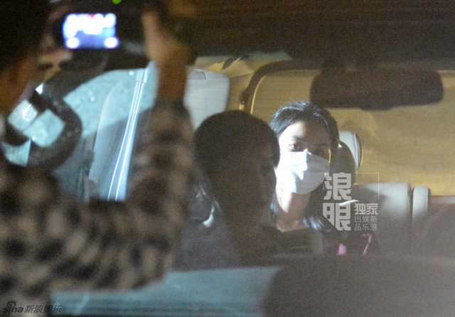 王菲离婚后现身北京 面容憔悴