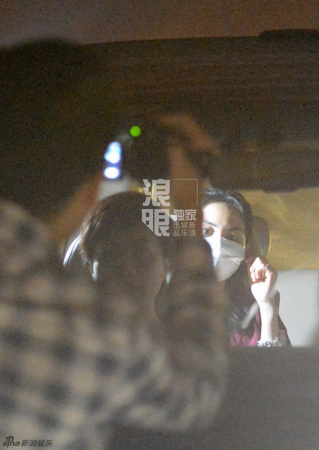 王菲离婚后现身北京 面容憔悴
