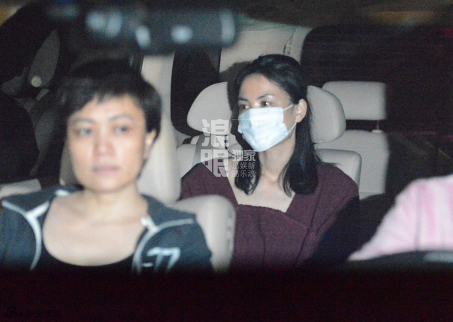 王菲离婚后现身北京 面容憔悴
