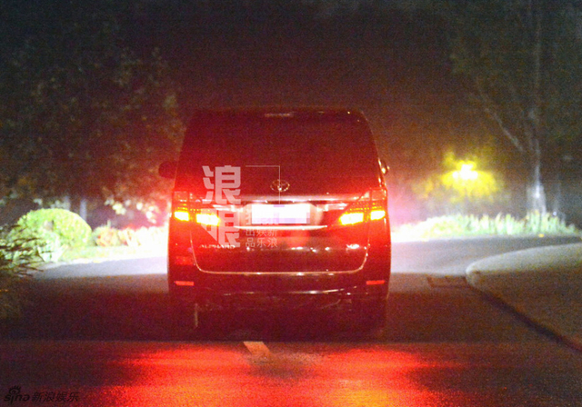 王菲离婚后现身北京 面容憔悴