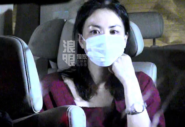 王菲离婚后现身北京 面容憔悴