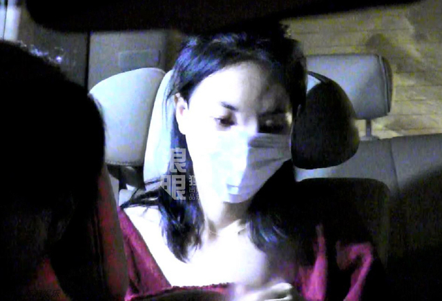 王菲离婚后现身北京 面容憔悴