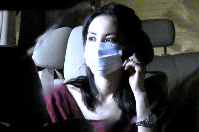 王菲离婚后现身北京 面容憔悴