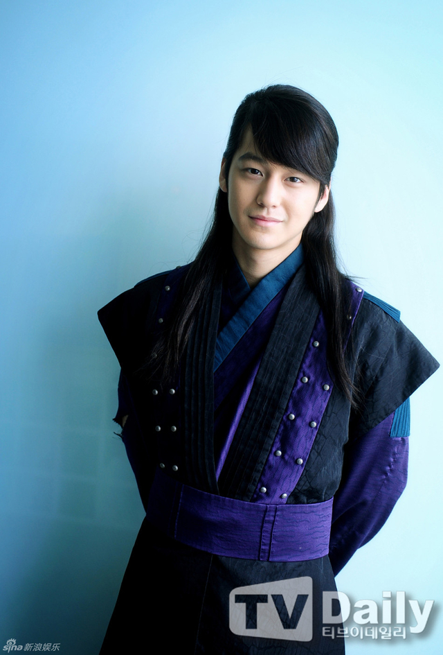 金汎穿古装帅气