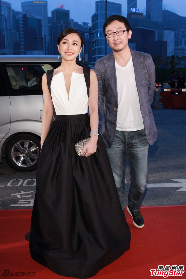 陆川秦岚亮相第七届亚洲电影大奖颁奖礼红毯