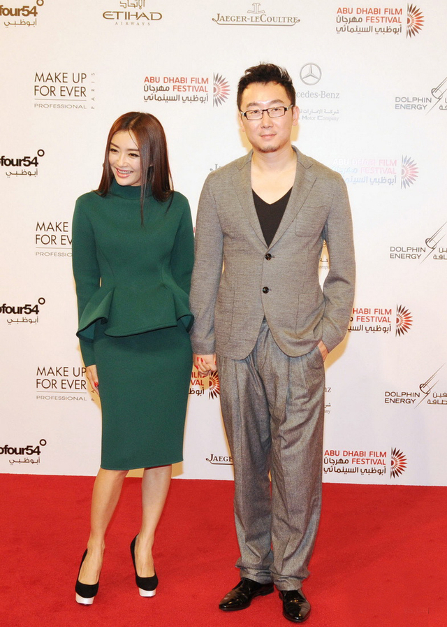 陆川秦岚亮相第六届阿布扎比电影节红地毯