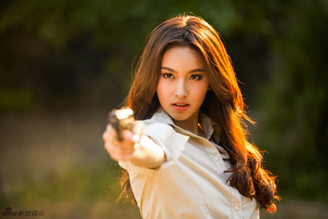 Poy举枪射击