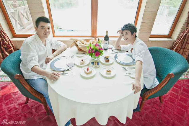 黄奕曝与黄毅清合照称重拾婚姻信心