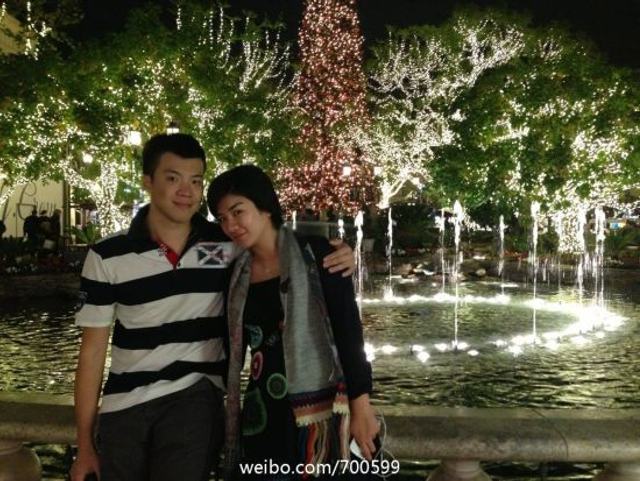 2012年11月黄奕默认结婚怀孕