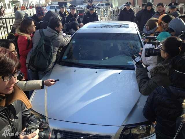 李某某案二审维持原判 李某某律师接受采访