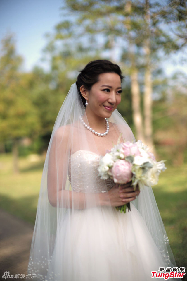 汪圆圆与富少蔡加赞结婚 豪宅行礼