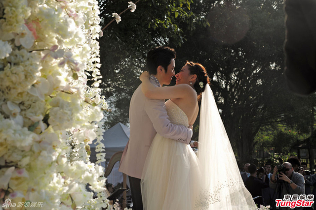 甄子丹小姨子嫁富少