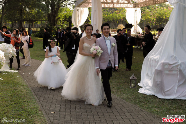 汪圆圆与富少蔡加赞结婚 豪宅行礼