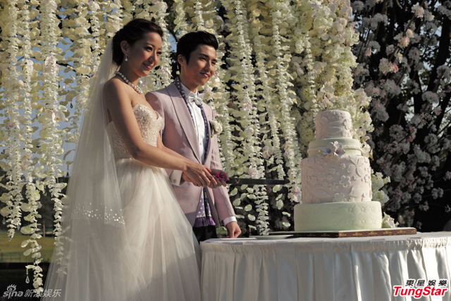 汪圆圆与富少蔡加赞结婚 豪宅行礼