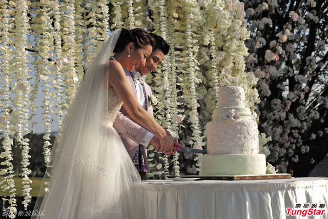 汪圆圆与富少蔡加赞结婚 豪宅行礼