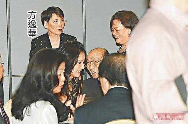 邵逸夫身边从来就不缺美女