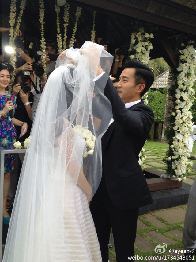 杨幂大婚新郎刘恺威现身