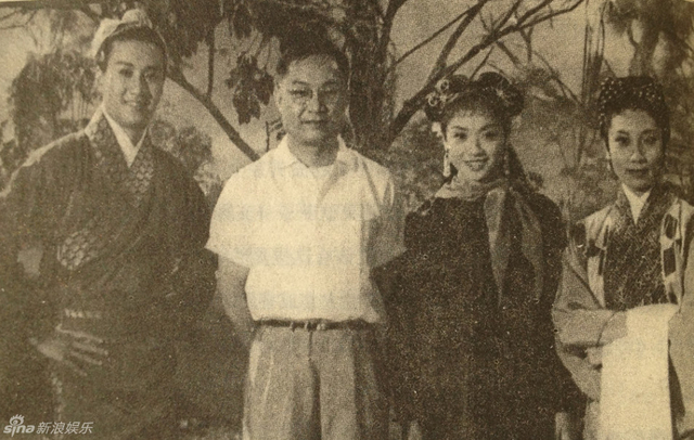 1960年金庸与电影《神雕侠侣》演员在一起