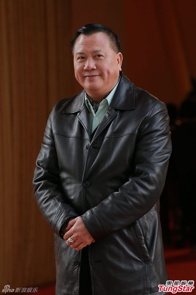 万梓良
