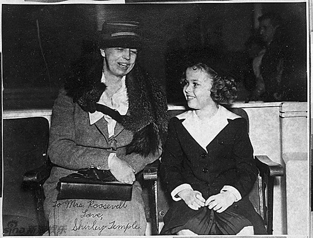 1938年7月，邓波儿与当时的美国第一夫人