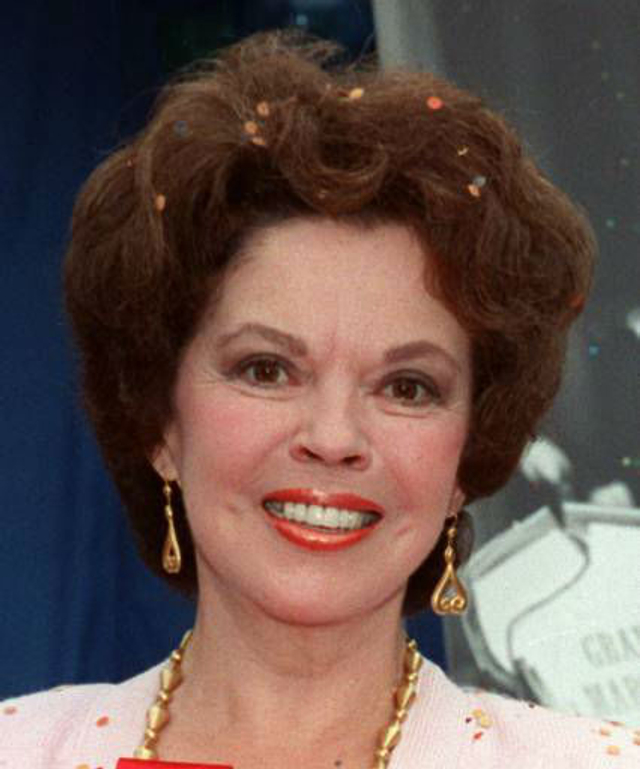 1989年，年逾六十的秀兰依然神采奕奕。