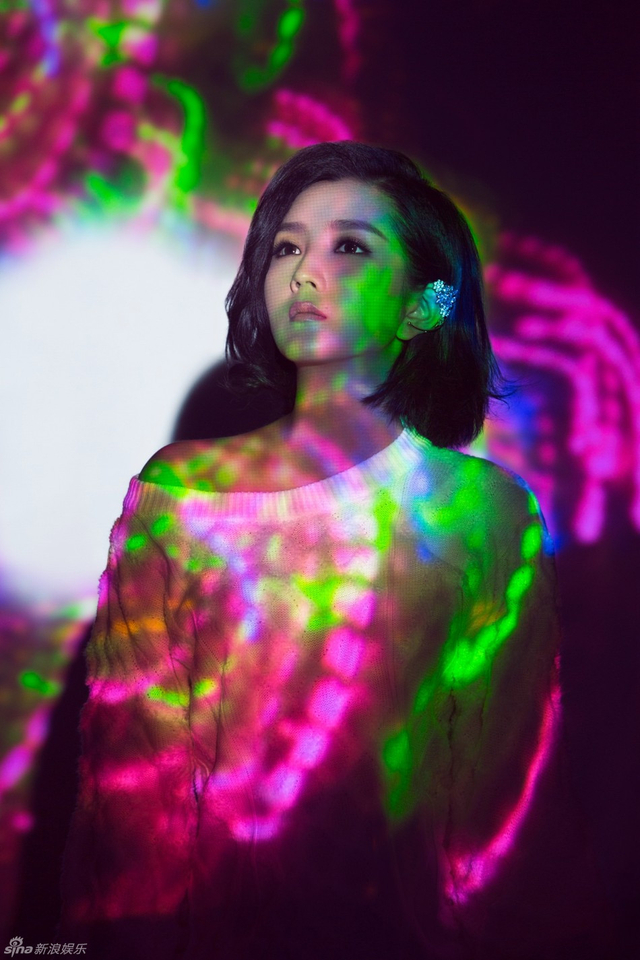 何洁写真光影绚烂