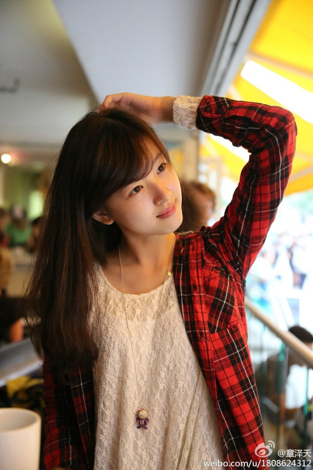 奶茶妹清纯照片