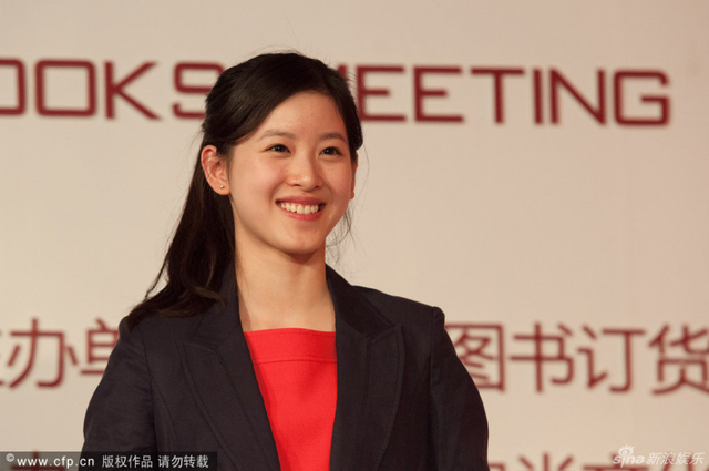 奶茶妹妹主持清华活动