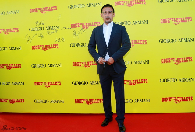 《一步之遥》发布会上的姜文