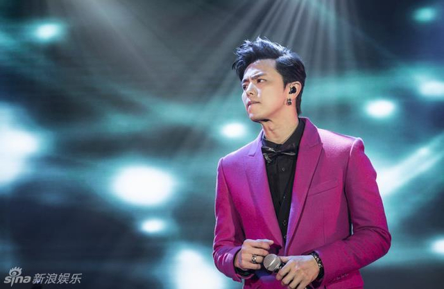 黄鸿升中央车站开唱