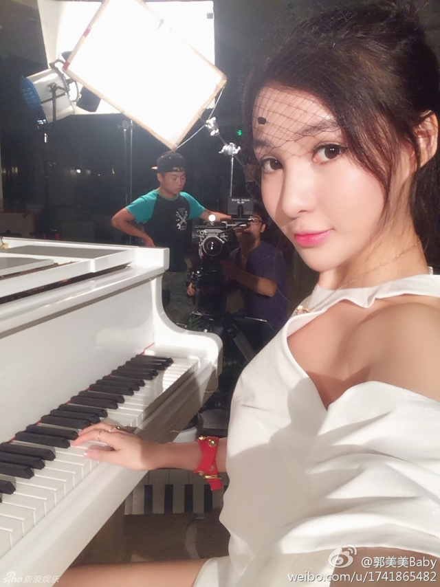 郭美美拍新歌MV