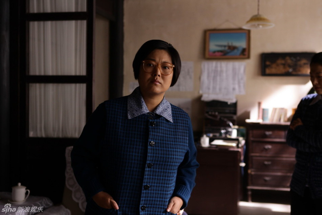 王茜华饰演邓小平长女邓林
