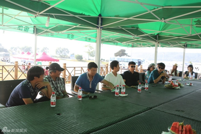 歌伦贝尔棋盘山媒体见面会