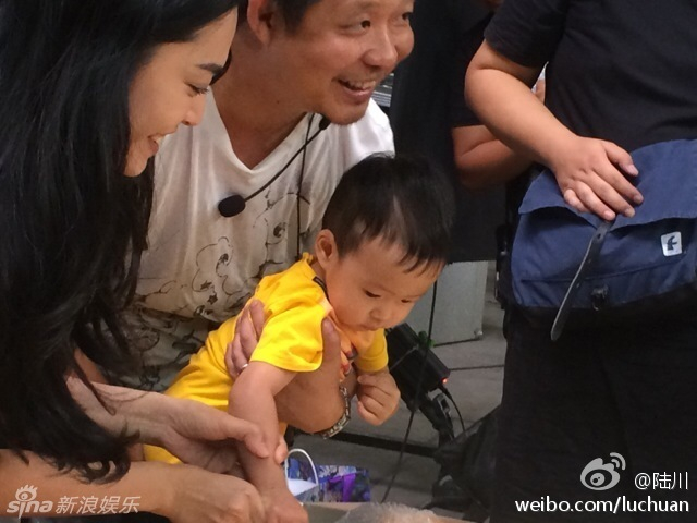 曹郁抱小土豆