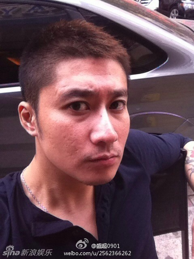 如今的盛超沧桑了不少