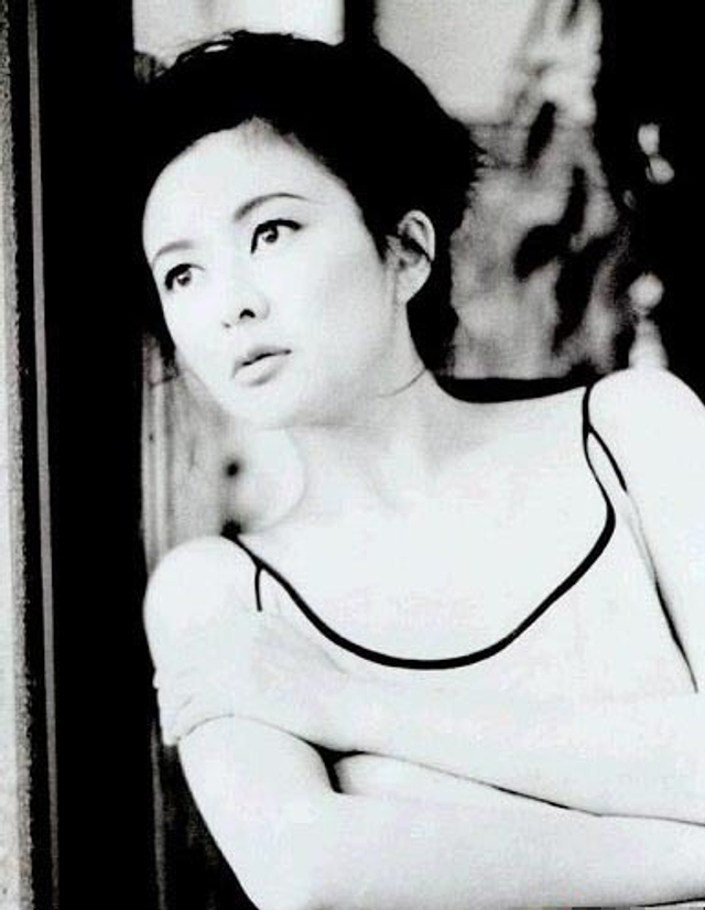 [青春照相馆]52岁关之琳旧照:经典不败真美女