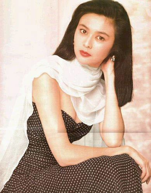 [青春照相馆]52岁关之琳旧照:经典不败真美女