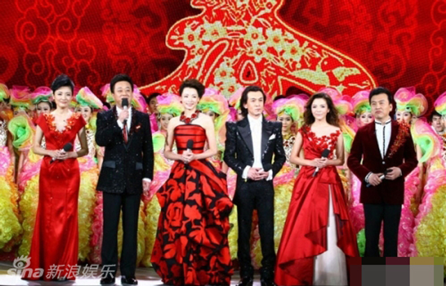 2011年：朱军 周涛 董卿 李咏 张泽群 朱迅