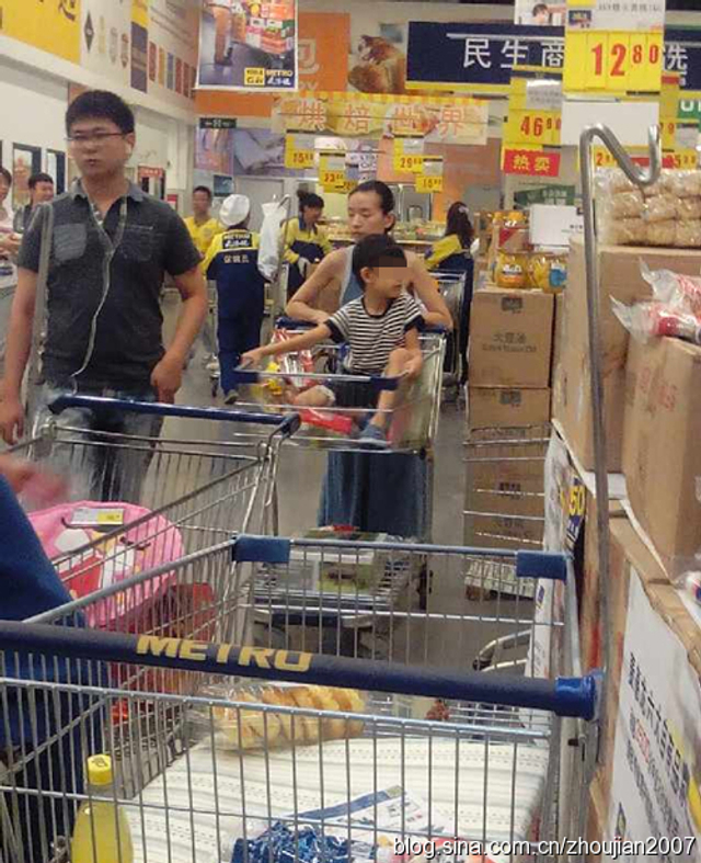 董洁素颜五岁儿子帅气