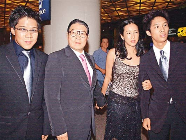 霍震霆朱玲玲霍启刚霍启山