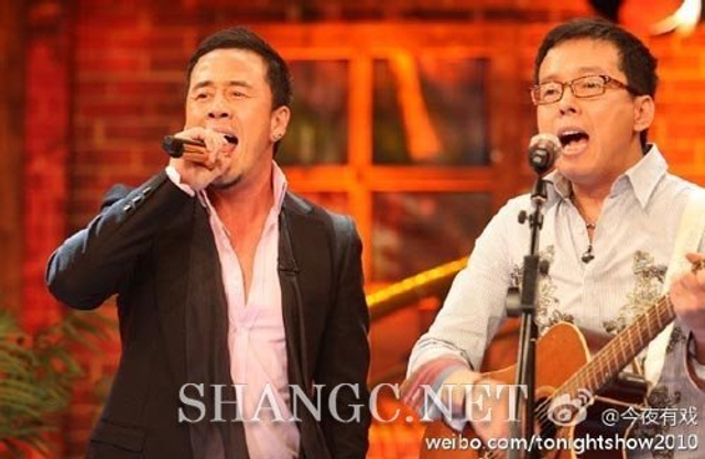 杨坤与弟弟同台演唱
