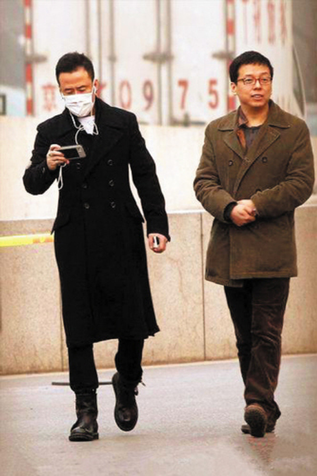 杨坤与弟弟合影