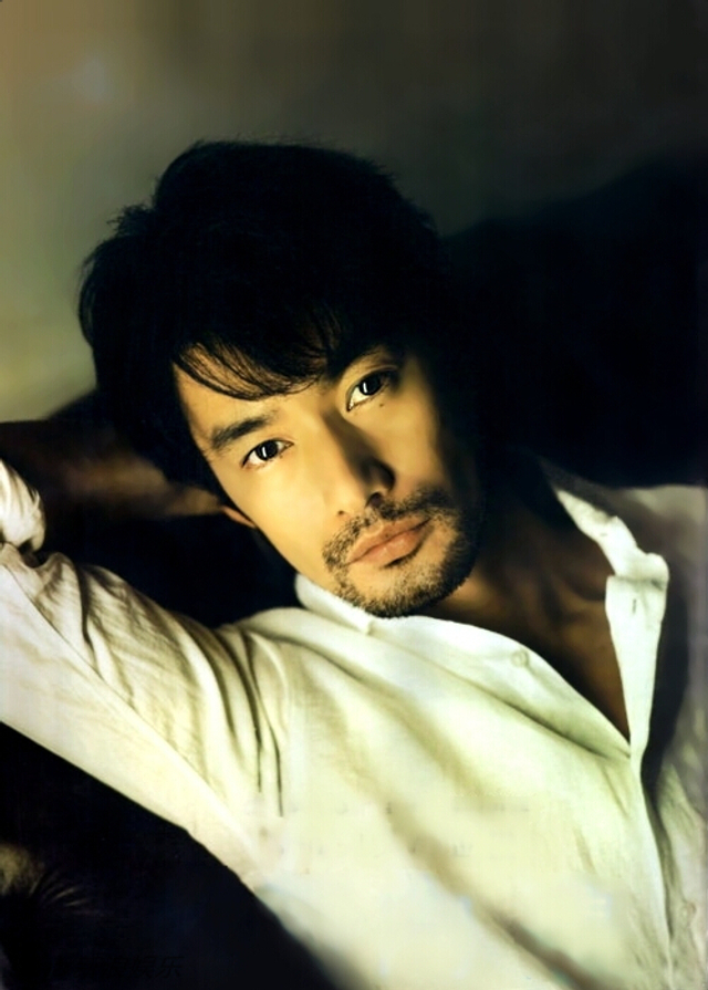 日本男性整容范本top 冈田准一夺冠 新浪图片