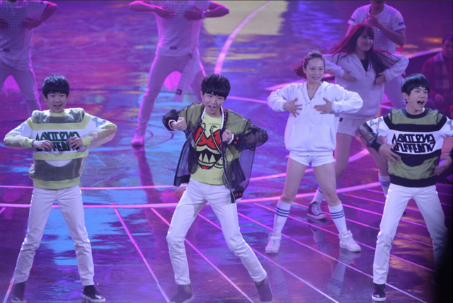 TFboys献舞