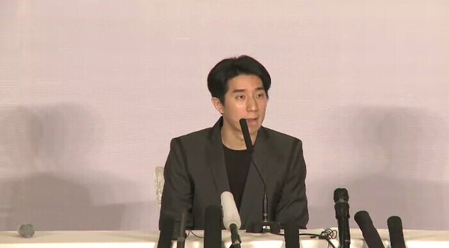 房祖名道歉会回答记者问题 神色平静